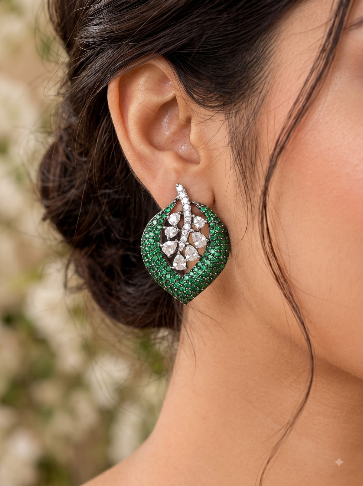 The Verdant Leaf Crystalline Stud