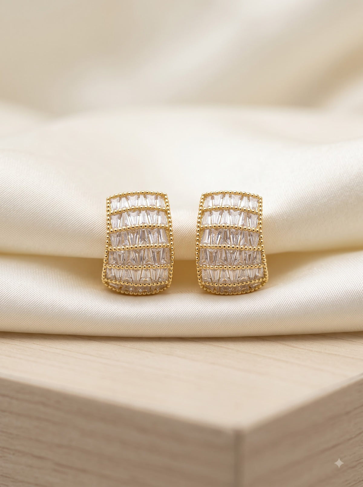 The Aura Baguette Hoop