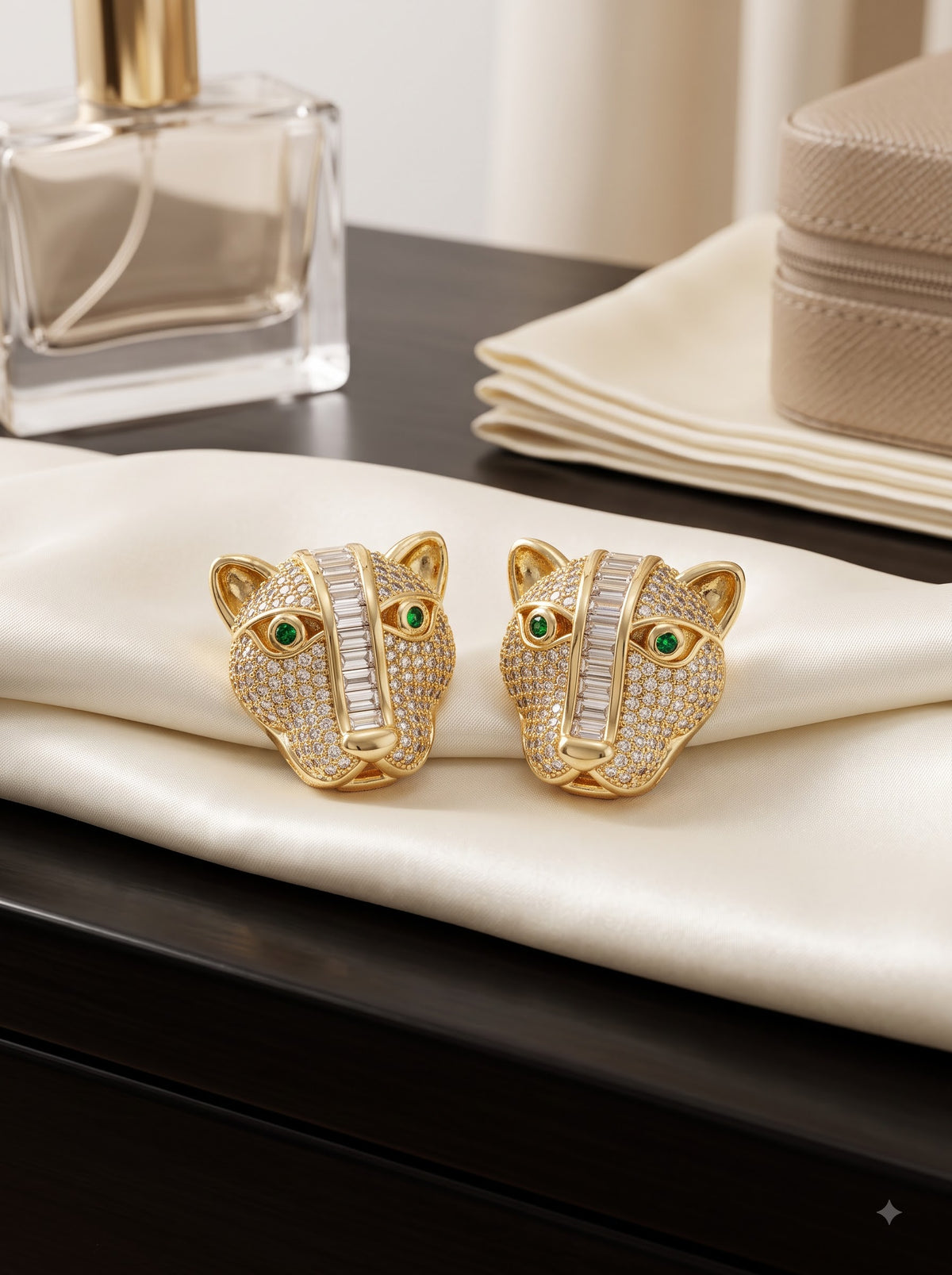 The Gilded Vyaghra Stud