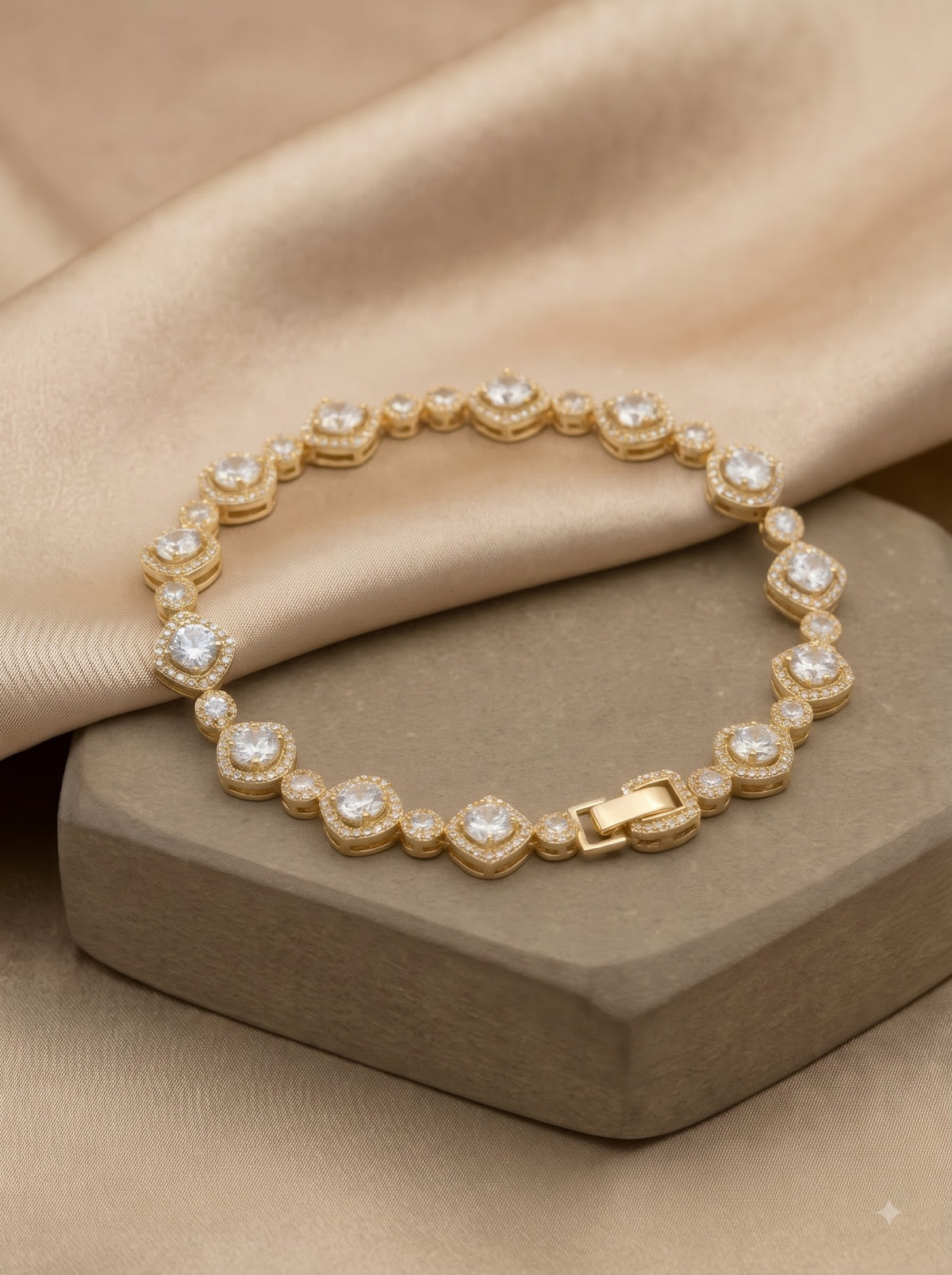Luminous Geometric Gold Bracelet