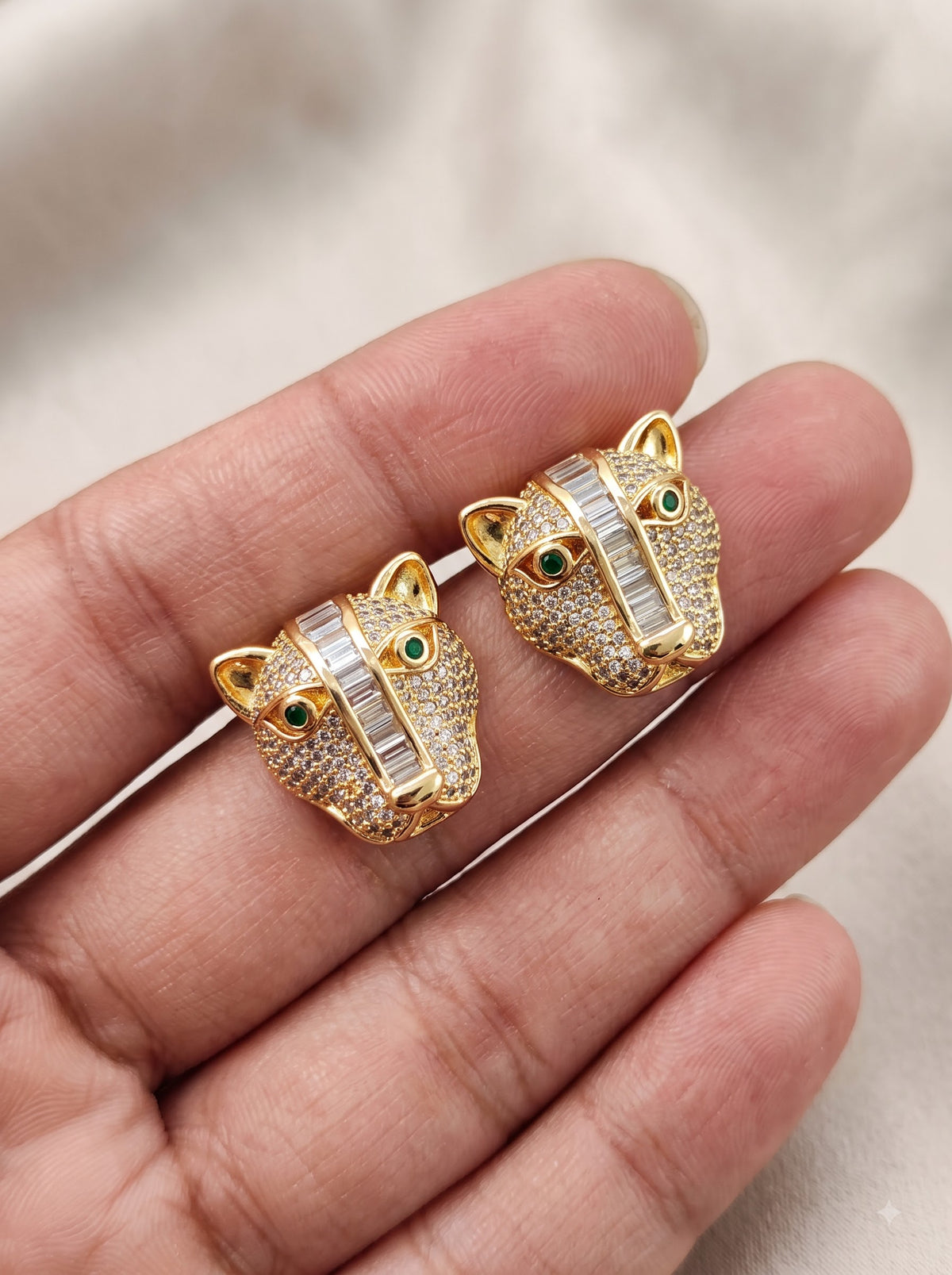 The Gilded Vyaghra Stud