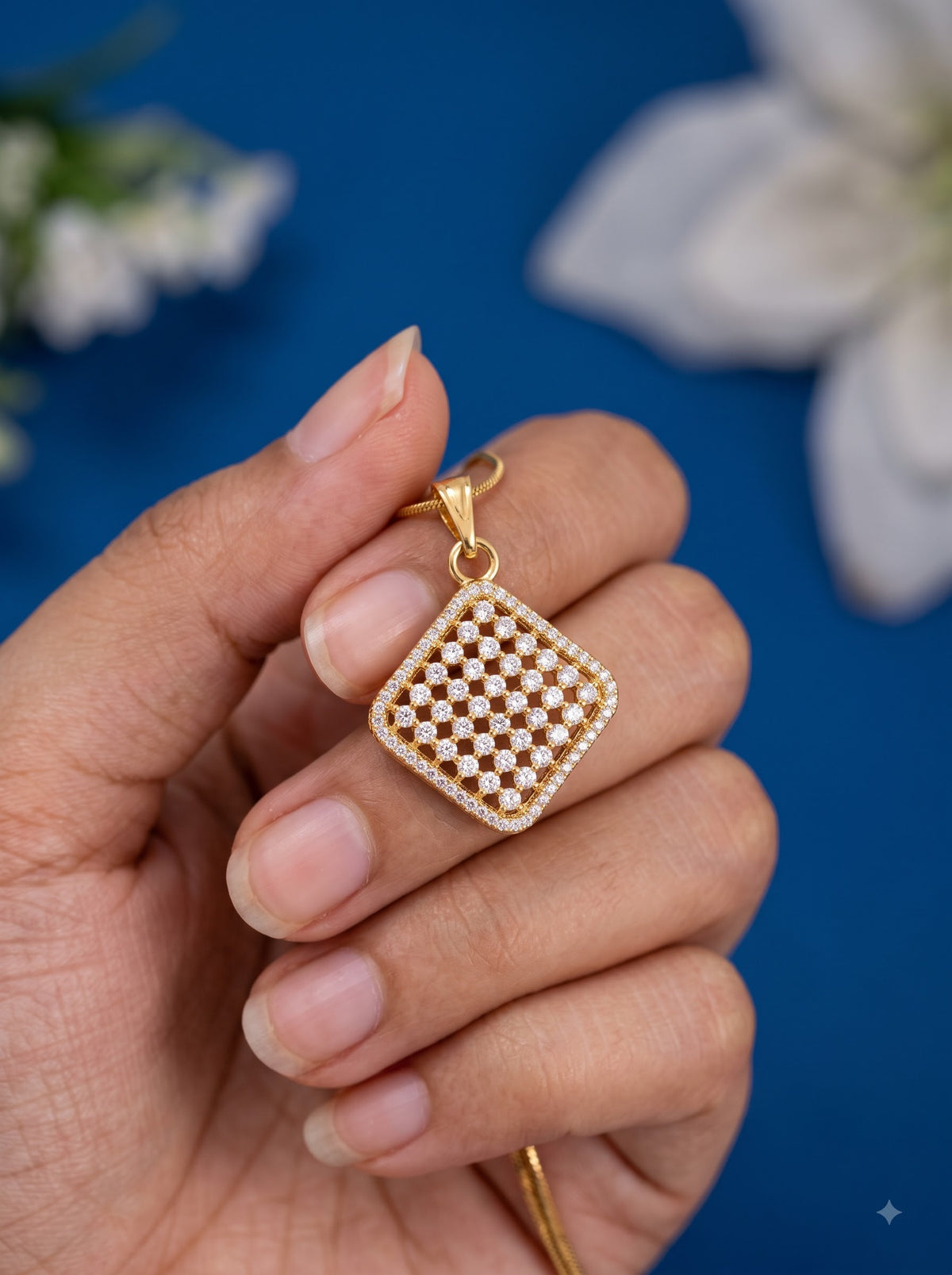 Quadrant Gold Solitaire Pendant