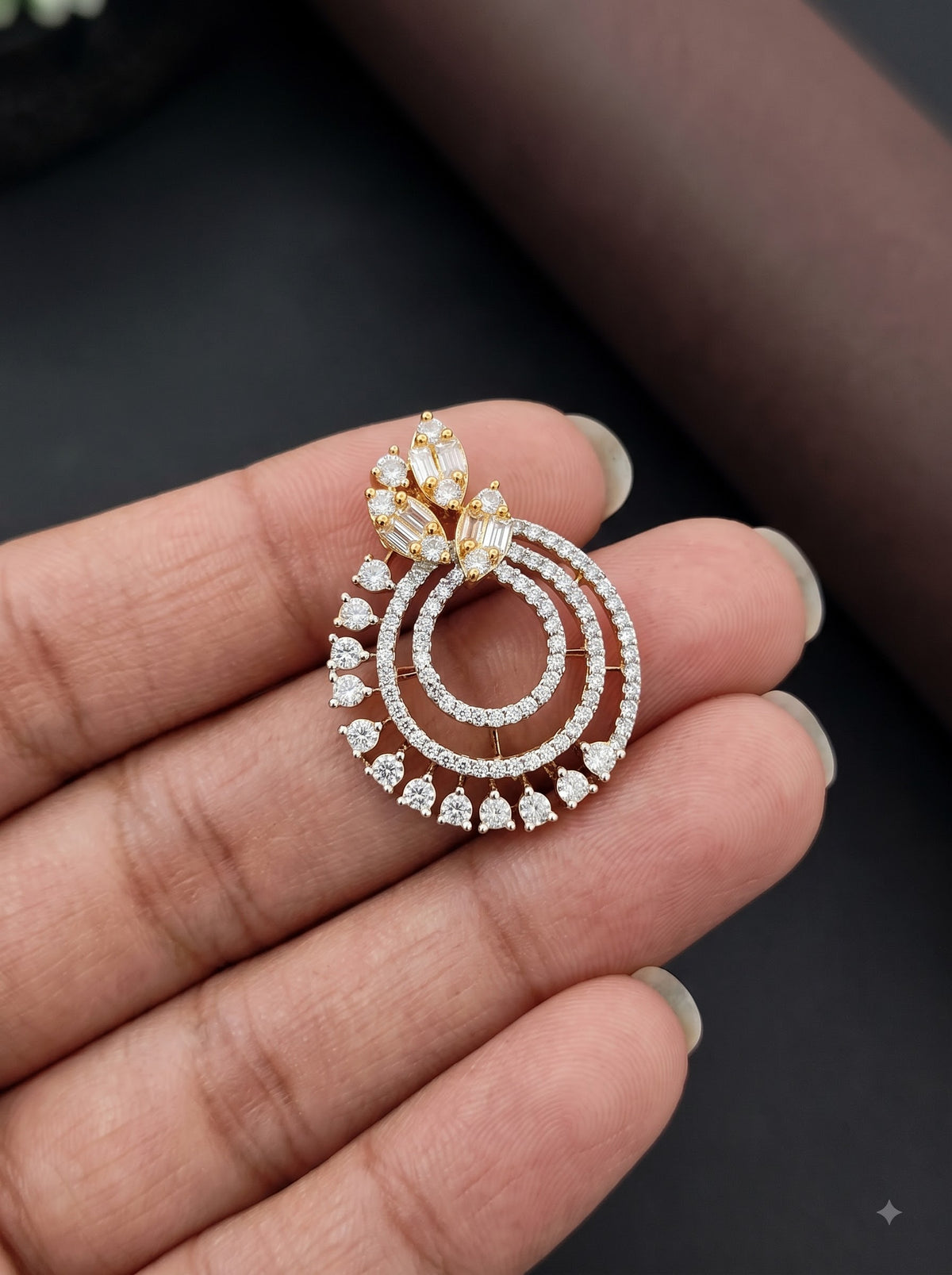 Aura Circular Stone Gold Pendant